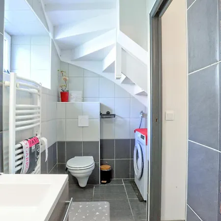 Дом отдыха 2 Bedroom Beautiful In Gorges (Normandy)